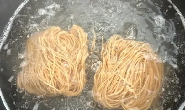 糖質制限実践医の清水泰行先生が「低糖質 大豆めん」を実食した感想を上げていただきました。